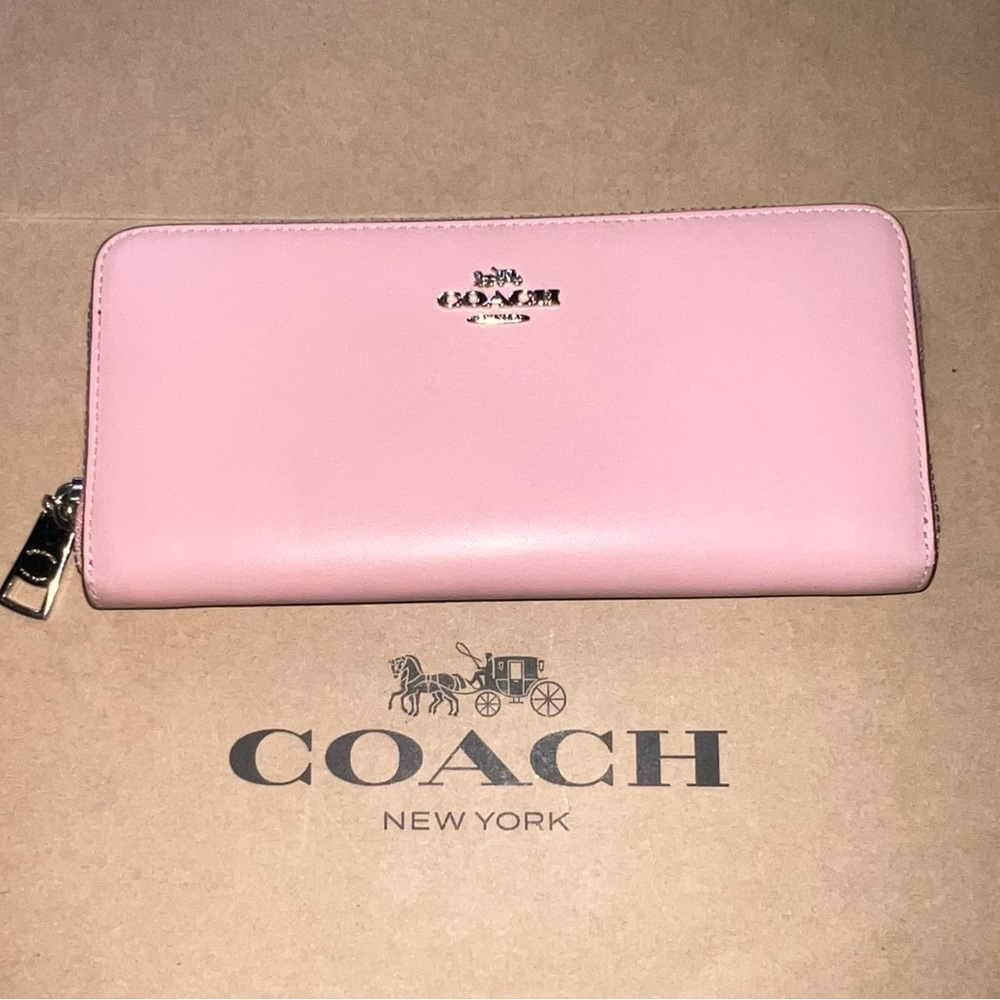 COACH Wallet in Pink Smooth Calf Leather w Silver Hardware AUTHENTIC